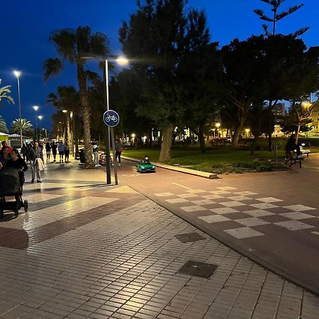 Luxury 190M2 Amplio Apartamento Moderno Con Terraza En La Azotea De 50M2 Junto A La Playa, En El Centro De Torre Del Mar, Malaga, Modern Large Apartment With 50M2 Roof Terrace By The Beach, Right In The Center Of Torre Del Mar, Malaga Exterior foto
