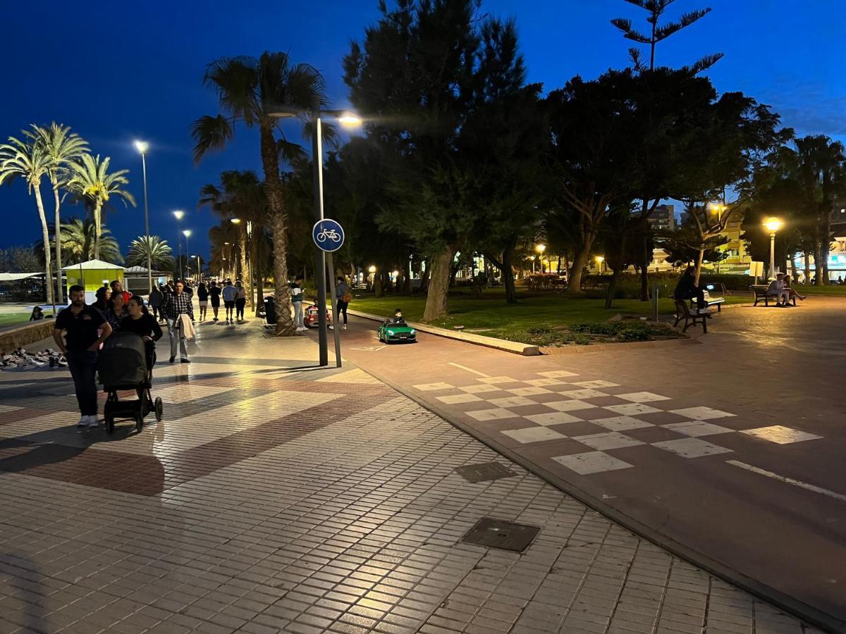 Luxury 190M2 Amplio Apartamento Moderno Con Terraza En La Azotea De 50M2 Junto A La Playa, En El Centro De Torre Del Mar, Malaga, Modern Large Apartment With 50M2 Roof Terrace By The Beach, Right In The Center Of Torre Del Mar, Malaga Exterior foto