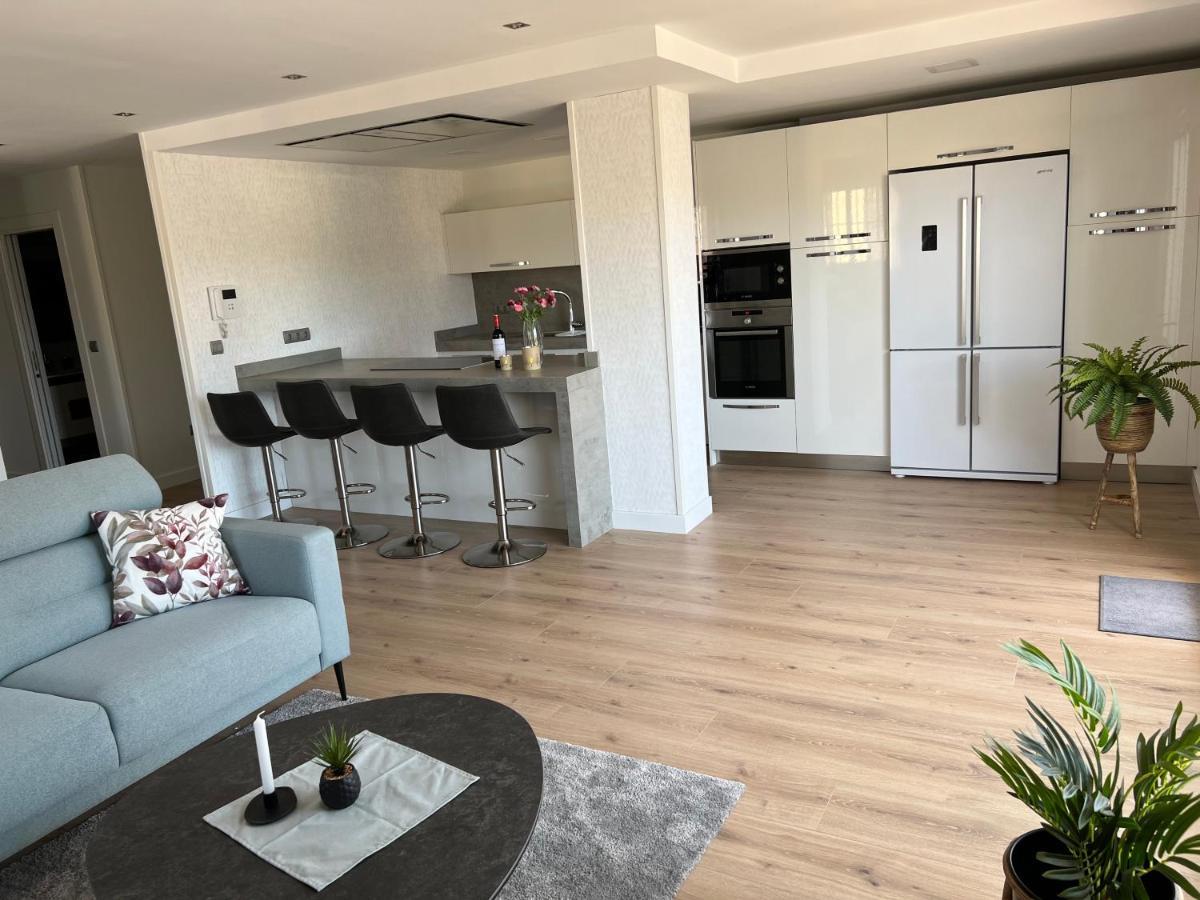 Luxury 190M2 Amplio Apartamento Moderno Con Terraza En La Azotea De 50M2 Junto A La Playa, En El Centro De Torre Del Mar, Malaga, Modern Large Apartment With 50M2 Roof Terrace By The Beach, Right In The Center Of Torre Del Mar, Malaga Exterior foto