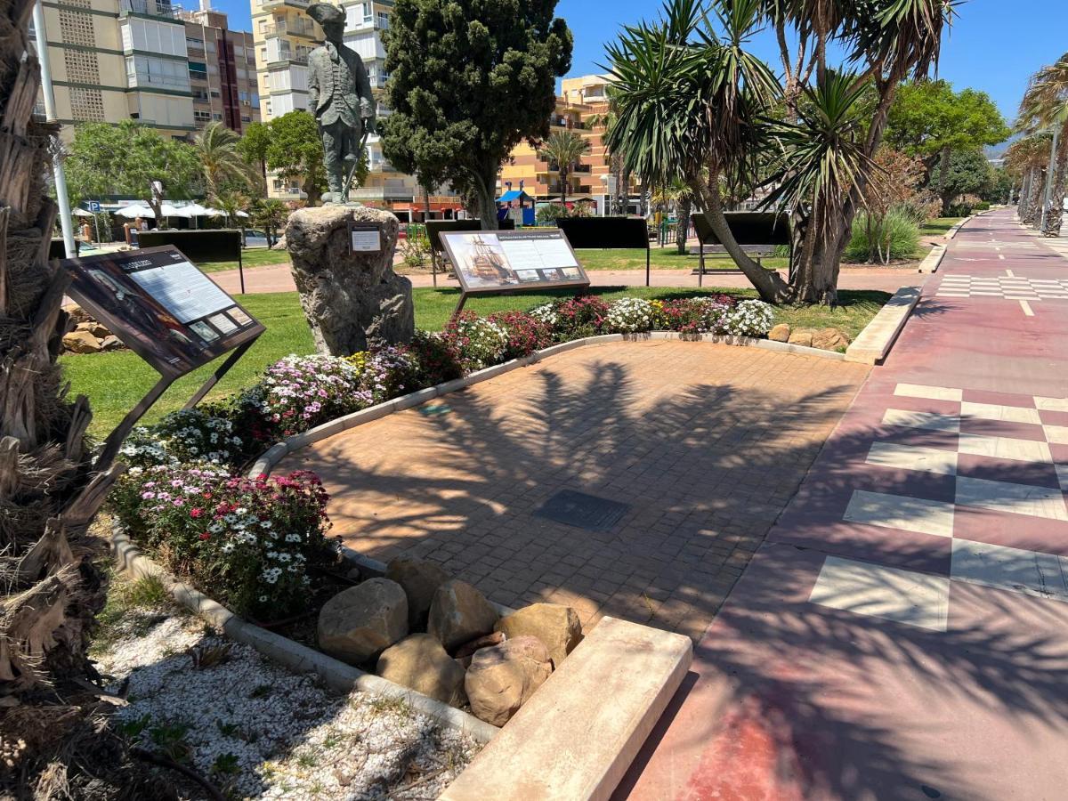 Luxury 190M2 Amplio Apartamento Moderno Con Terraza En La Azotea De 50M2 Junto A La Playa, En El Centro De Torre Del Mar, Malaga, Modern Large Apartment With 50M2 Roof Terrace By The Beach, Right In The Center Of Torre Del Mar, Malaga Exterior foto